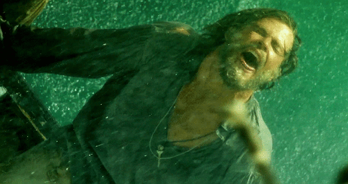 In-the-Heart-of-the-Sea-Chris-Hemsworth.gif